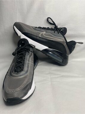 Nike Mens Air Max 2090 Running Sneakers Mens US 10 Black Gray White CK2612-002